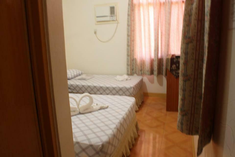 Oslob Malonzo Pension House Extérieur photo